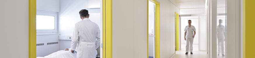 Centre de chirurgie ambulatoire : couloir et box