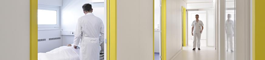 Centre de chirurgie ambulatoire : couloir et box