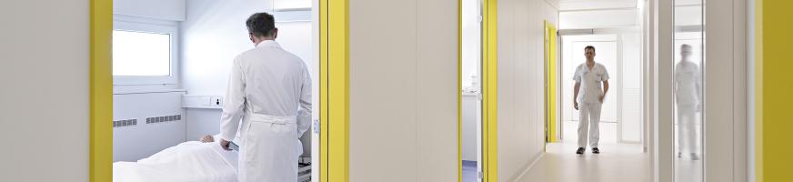 Centre de chirurgie ambulatoire : couloir et box
