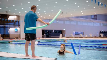 La Source Fitphysio: traitement en piscine au Centre aquatique de la Vaudoise aréna. (Elisabeth Fransdonk)